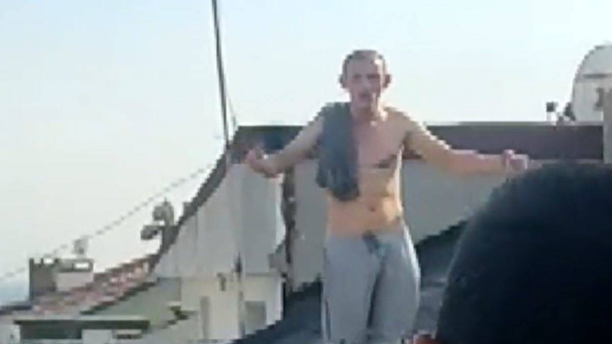 Çatıdan atlamak istedi, polise 'kusura bakmayın' dedi