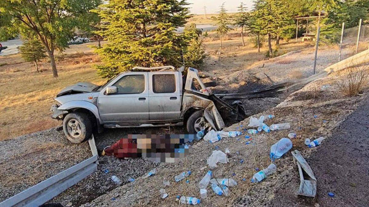 TIR, peş peşe iki aracı ezdi: 1 ölü, 3 yaralı