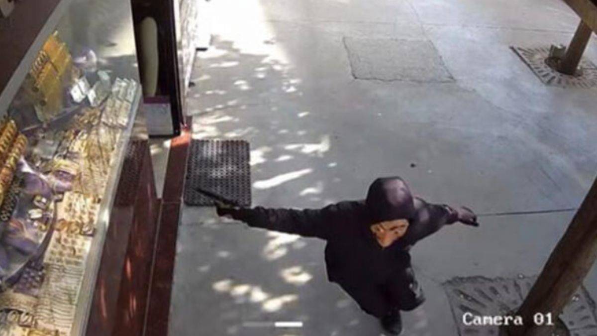 İstanbul'da Salvador Dali maskesiyle soygun girişimi