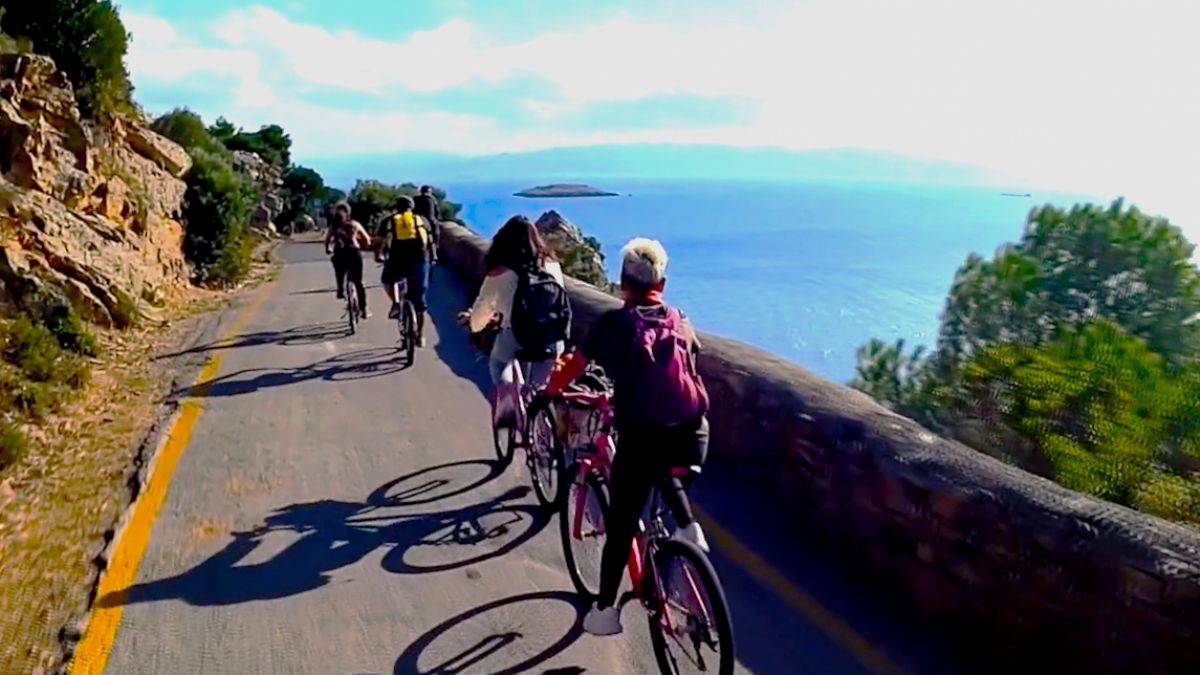 Adalar'da bisiklet turizmi başladı