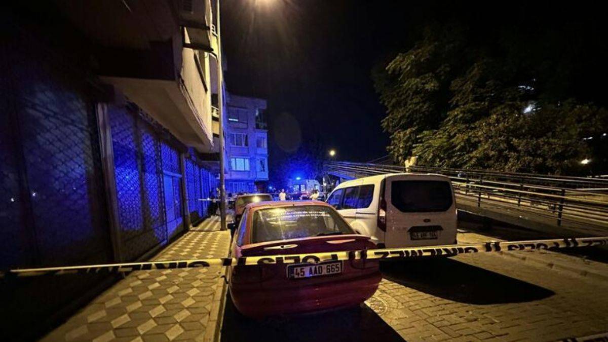 Sokakta 2 kadını vurduktan sonra intihar etti