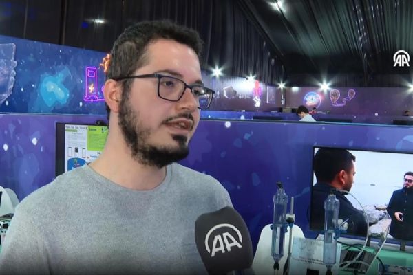 Sudaki elementleri ayırıp elektrik ürettiler, TEKNOFEST'te ödül aldılar