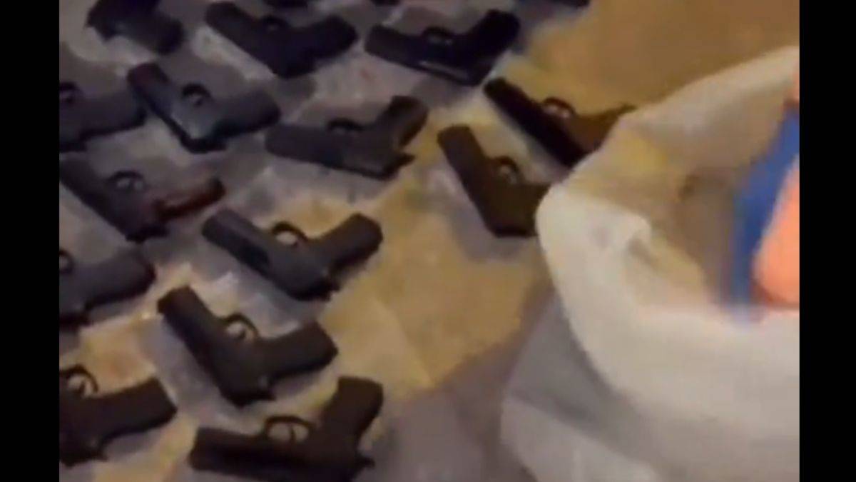 Jandarmanın durdurduğu araçtan 26 adet tabanca çıktı