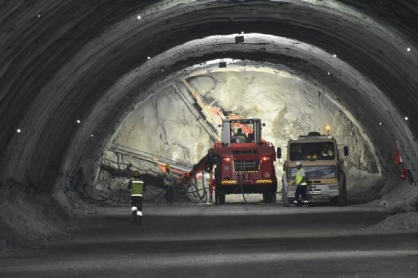 14 saatlik yolu 3,5 saate düşürecek dev projede yeni gelişme!