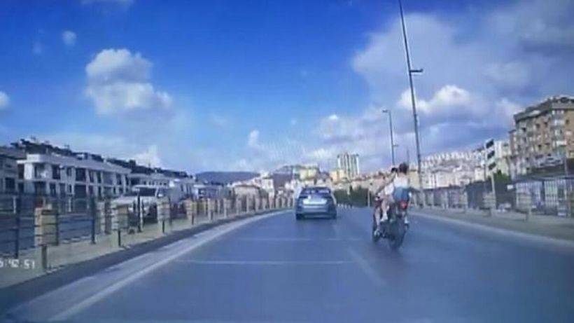 Maltepe'de motosiklet kazası kamerada