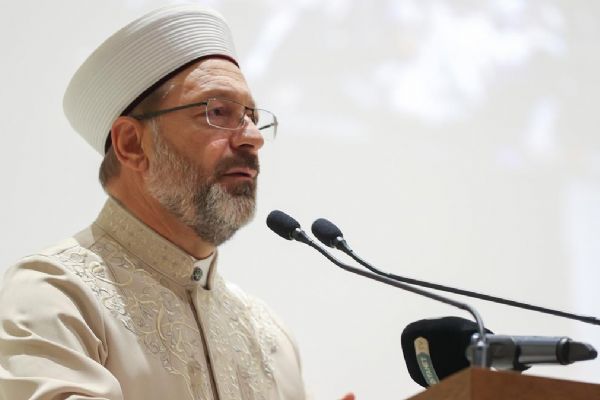 Diyanet İşleri Başkanı Erbaş: İslam'ın ilim ufkuyla eğitim dünyamızı en güçlü hale getirmeliyiz