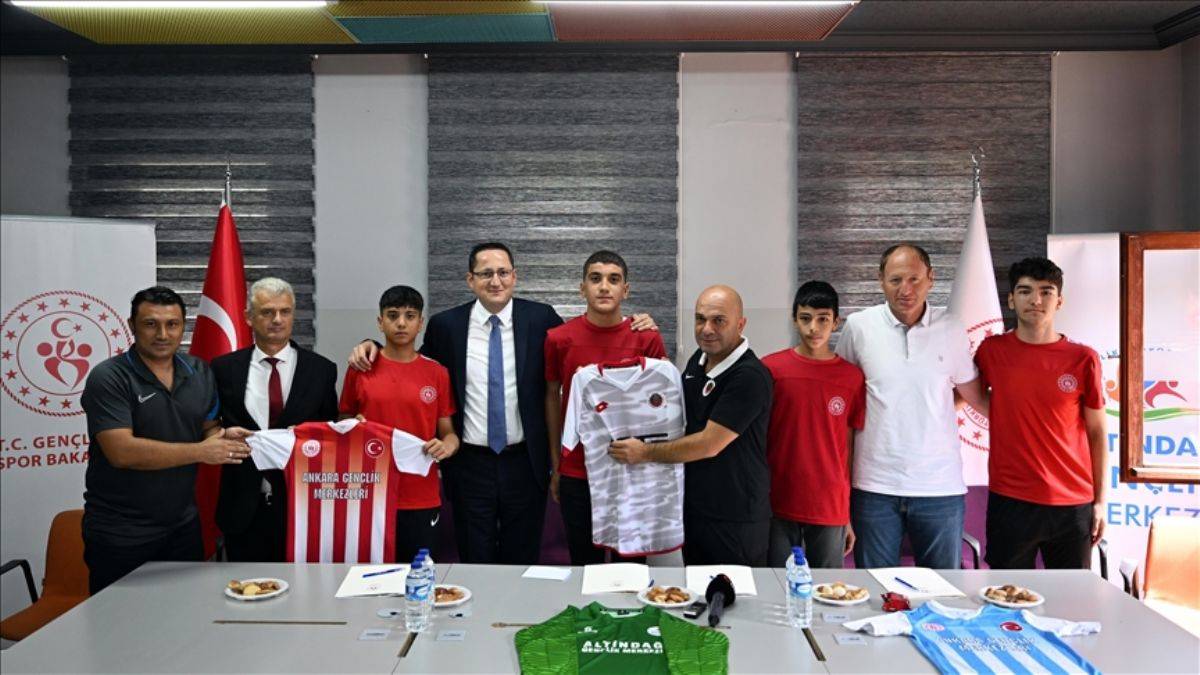 Sokakta keşfedilen futbolcular Gençlerbirliği'nde