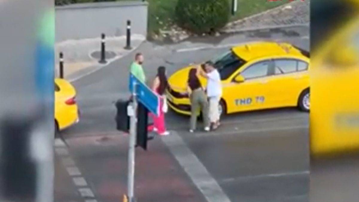 Beyoğlu'nda taksici ile kadınların kavgası