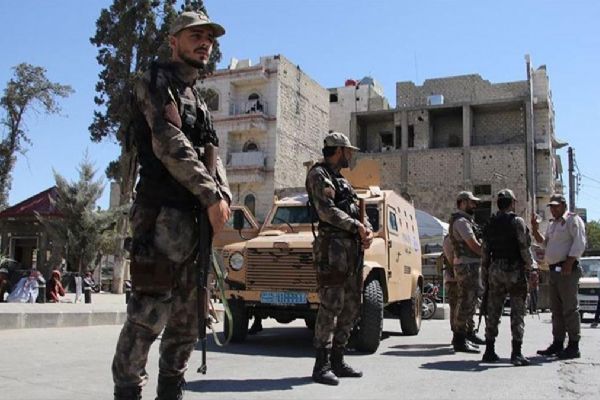 Terör örgütü PKK/YPG Suriye'de yerleşim yerine saldırdı: 4 sivil yaralandı