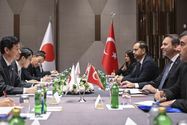 ''Türkiye-Japonya Enerji Forumu'' için imzalar atıldı! Bakan Yasutoshi: Büyük bir adım attık