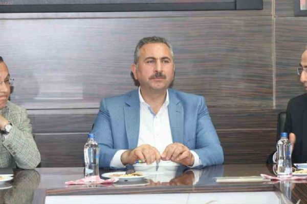 AK Partili Gül'den yeni anayasa çağrısı