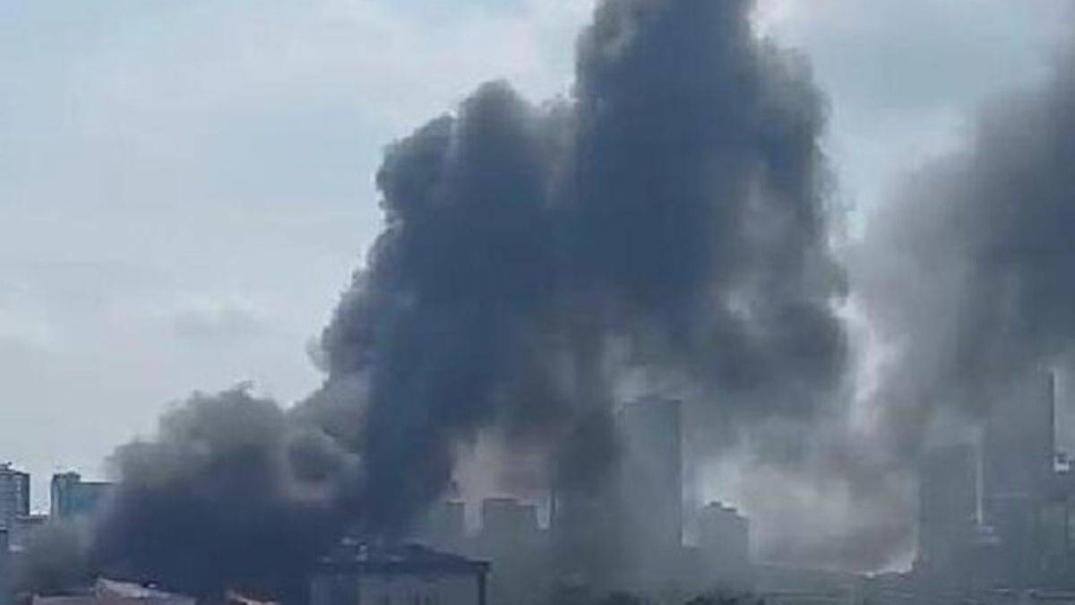 Ataşehir'deki yangında 4 bina birden tutuştu