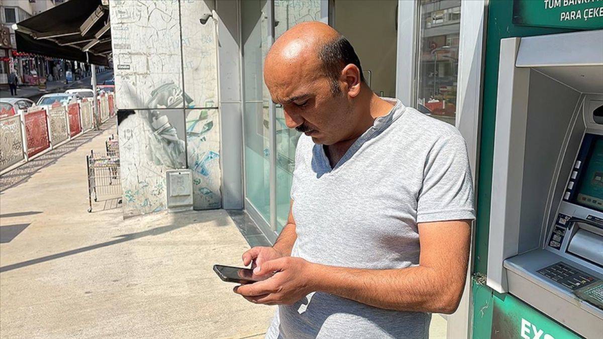 Yanlışlıkla hesabına yatırılan 500 bin lirayı iade etti