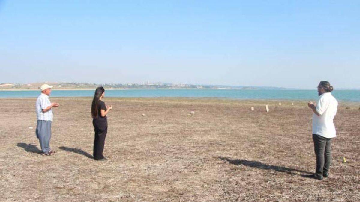 Gölün suyu çekildi, mezarlık ortaya çıktı