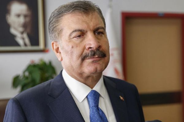 Kamu hastanelerinde hekimlerin istifa ettiği iddiasına Bakan Koca'dan yalanlama