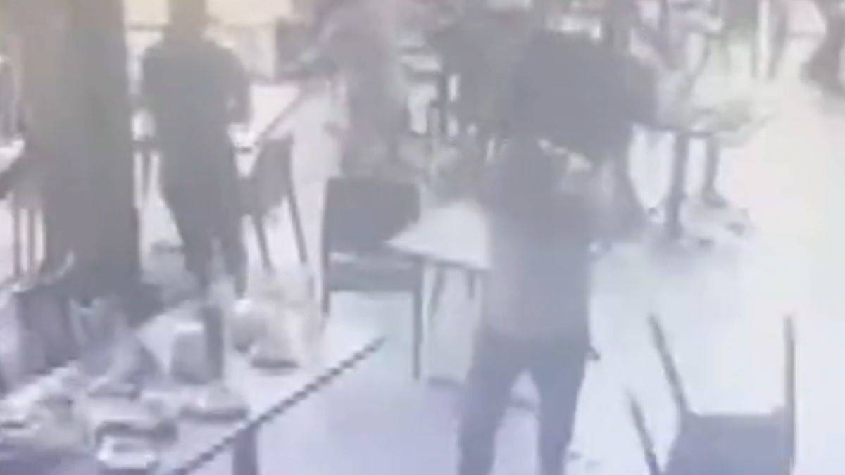 'Garsona, 'yemeği geç getirdin' dayağı