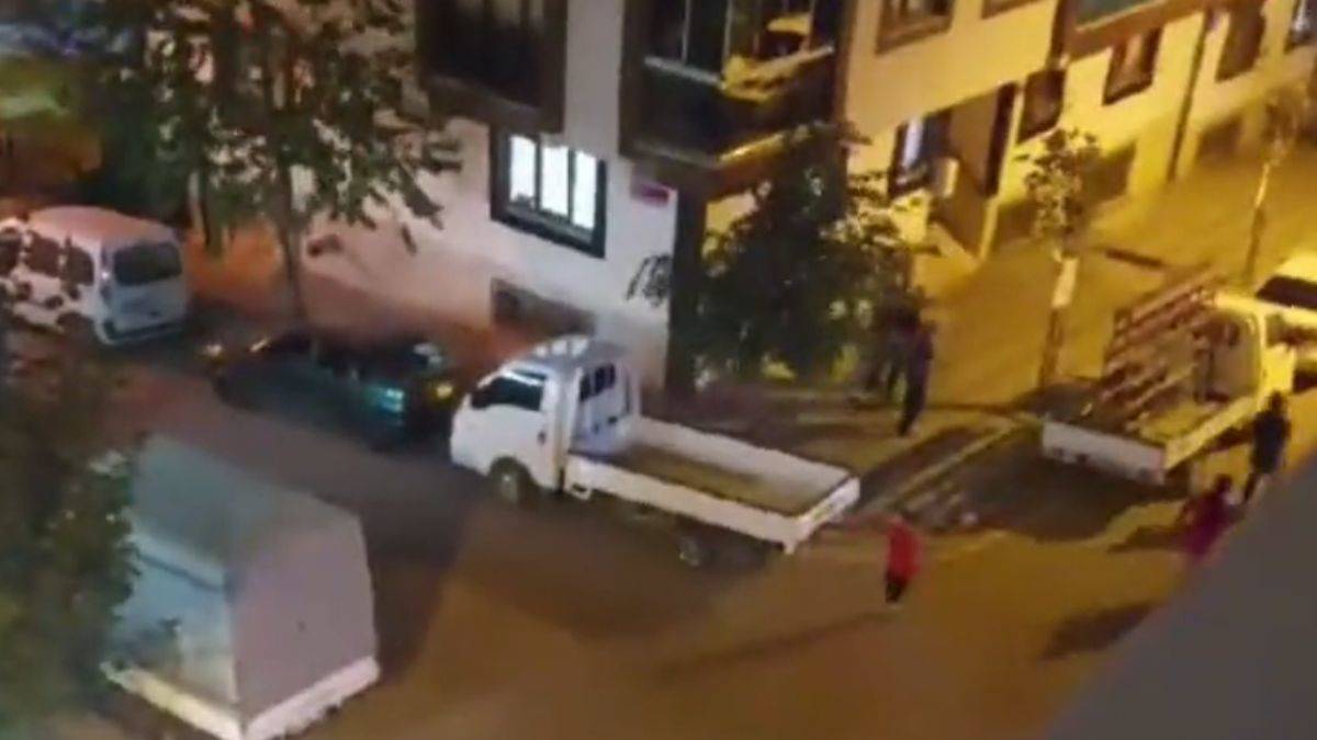 Silahlı kavgada eve kurşun yağdırdı