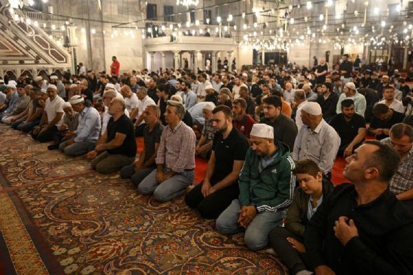 173 camiye davet! Gençler ve aileler sabah namazında buluştu