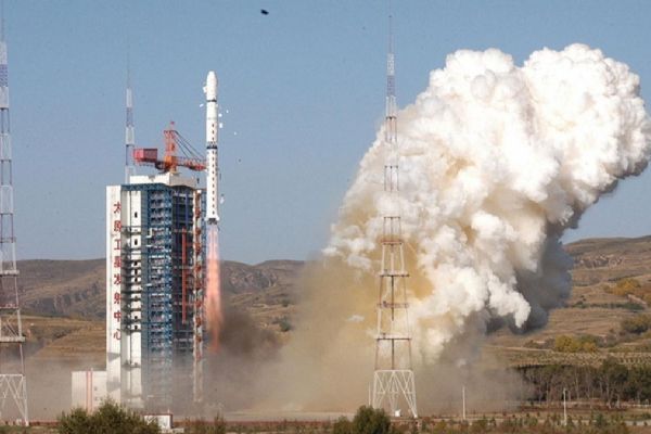 Çin uydusu olan Yaogan-40'ı uzaya fırlattı