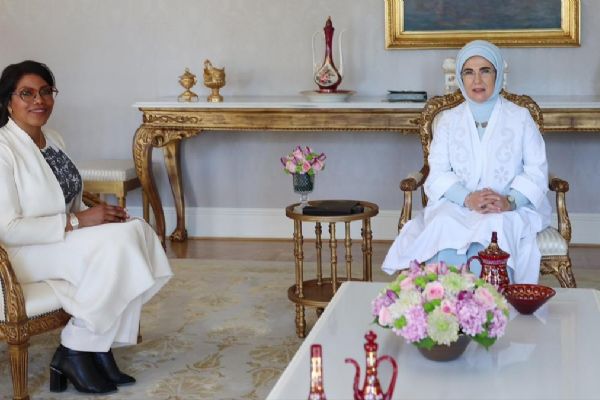 Emine Erdoğan, Malcolm X'in kızı Şahbaz ile görüştü