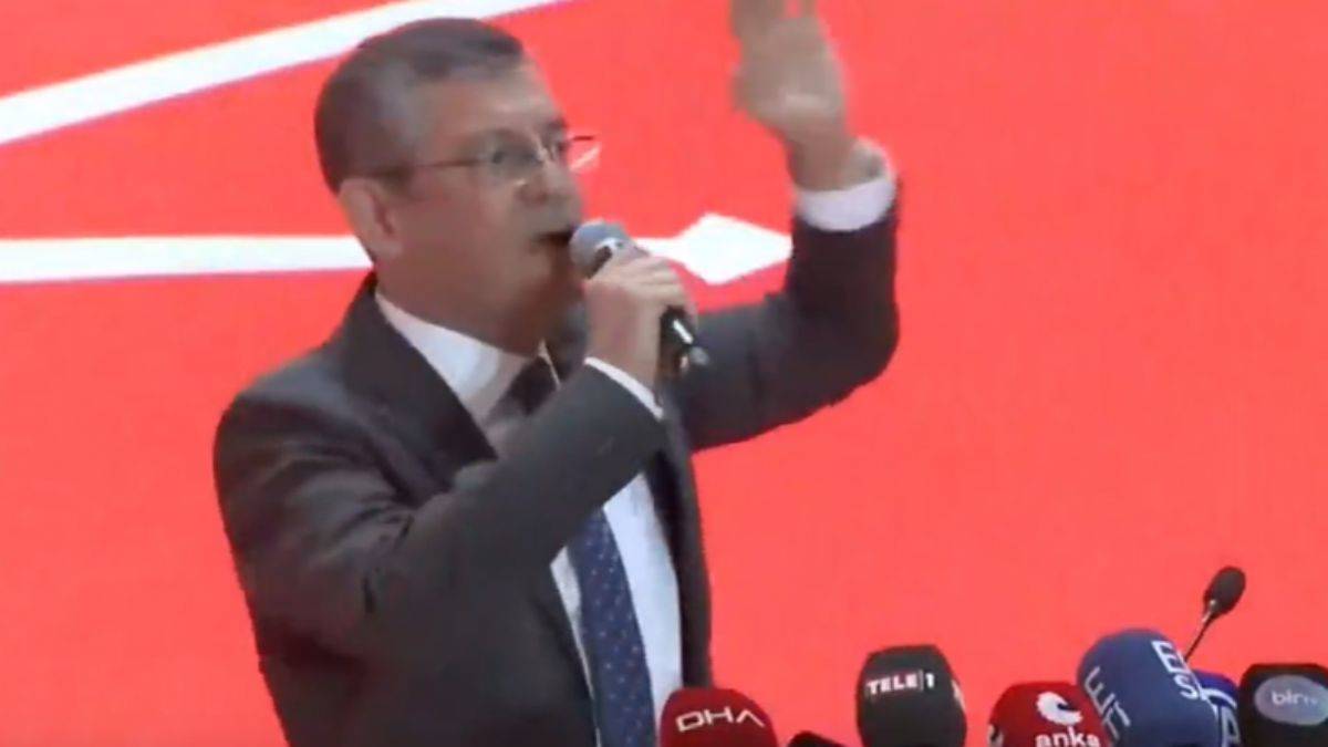 Özgür Özel'e karşı 'Kılıçdaroğlu' sloganları