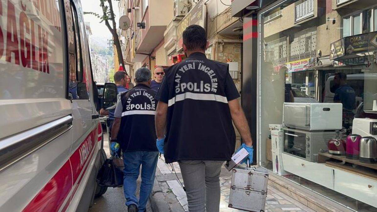 Nurgül'ü 10 yaşındaki kızının gözü önünde öldürüp intihar etti