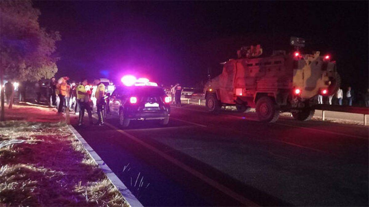 Babalarının taziyesi için gittikleri köyde otomobil çarptı: 3 ölü