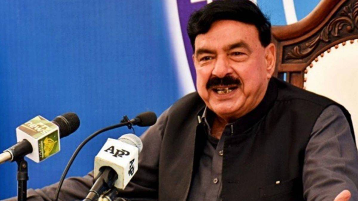 Pakistan'da eski bakana gözaltı