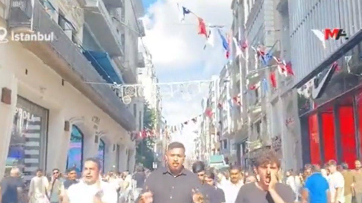İstiklal Caddesi'nde 'Kürdistan' sloganları