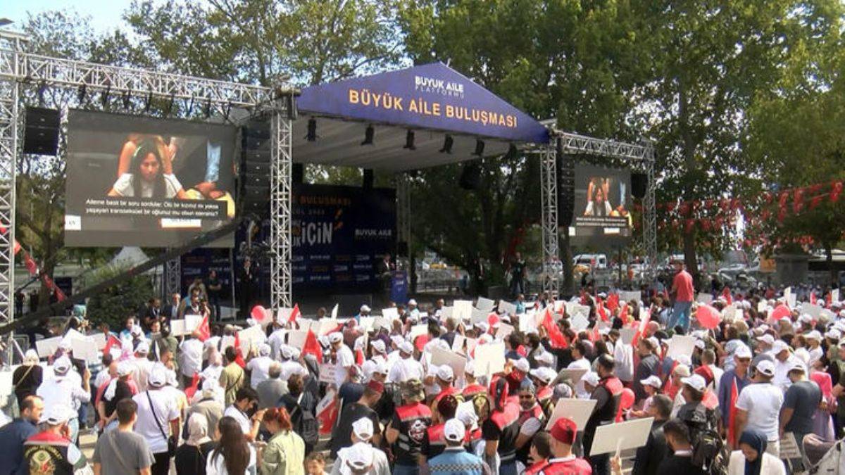 İstanbul'da LGBT protestosu: Durduramıyoruz