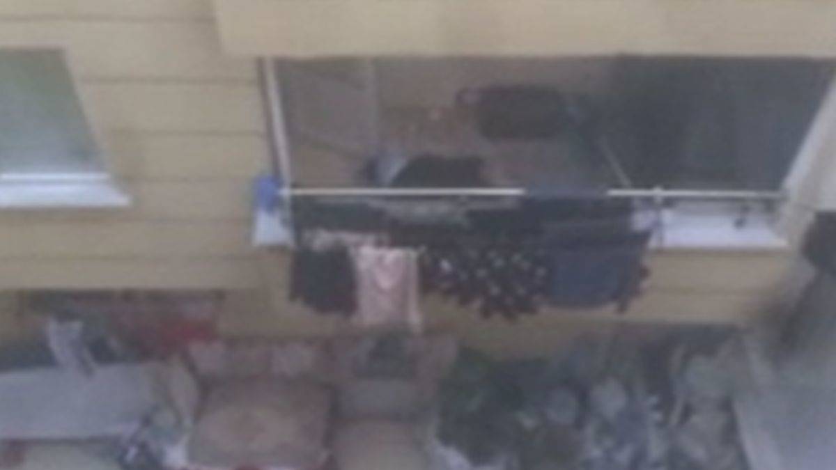 Eşini çocuklarının gözü önünde öldürdü