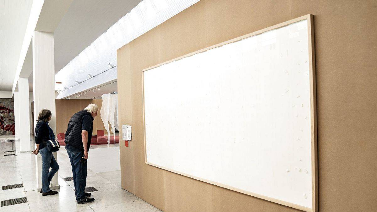 Boş çerçeveleri sanat eseri olarak sunan sanatçıya dava