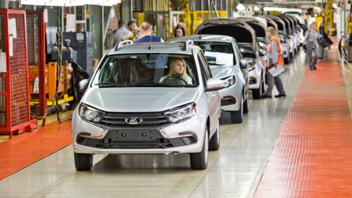 Rusya 10 araçtan 9'unu Çin'den alıyor