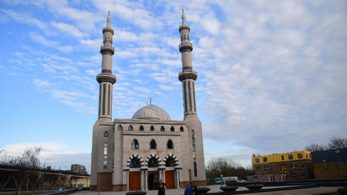 Hollanda'da Müslümanların gizlice araştırıldığı ortaya çıktı