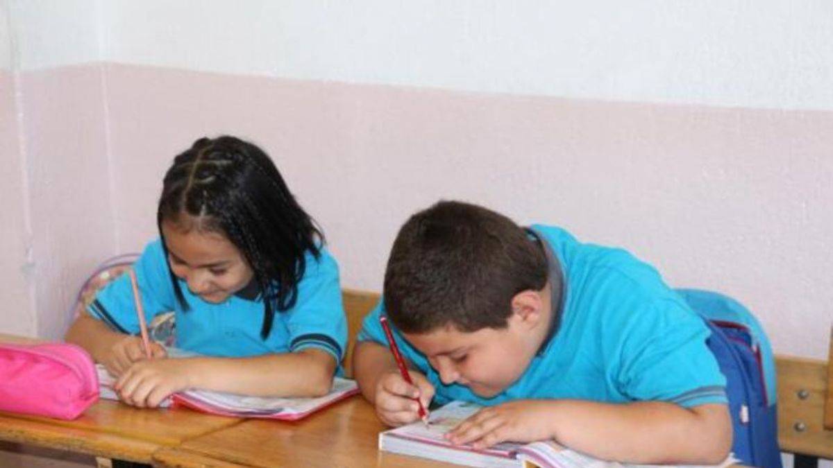 Dayı-yeğen aynı sınıfta