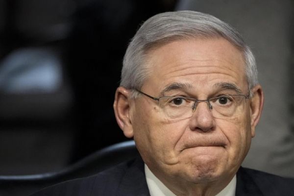 Türkiye düşmanı Menendez rüşvet almakla suçlanıyor