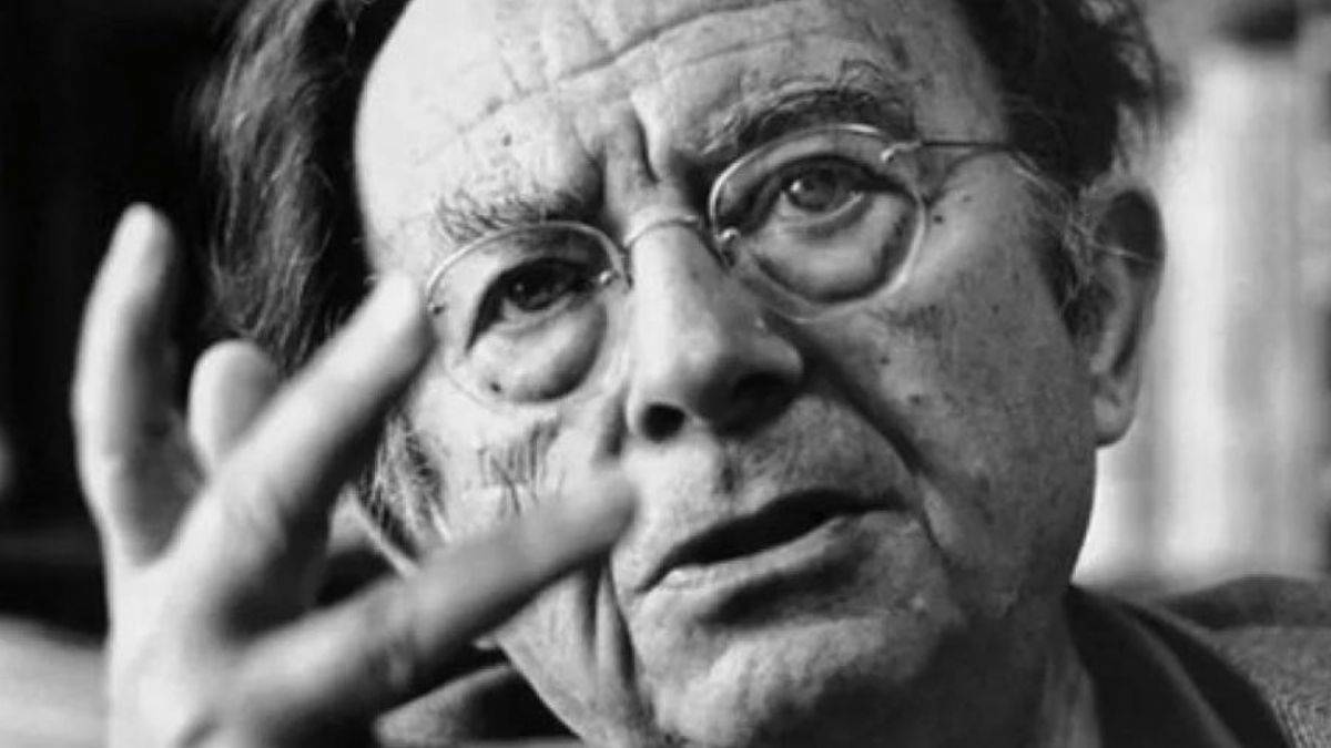 'İnsan hem bir hayvandır, hem de kendisinin farkında olandır'