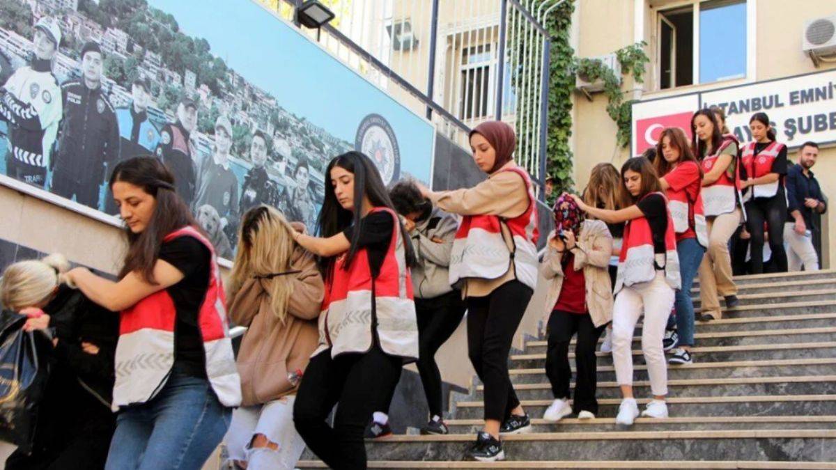 Avukatlı '250 lira ver kurtul' çetesi!