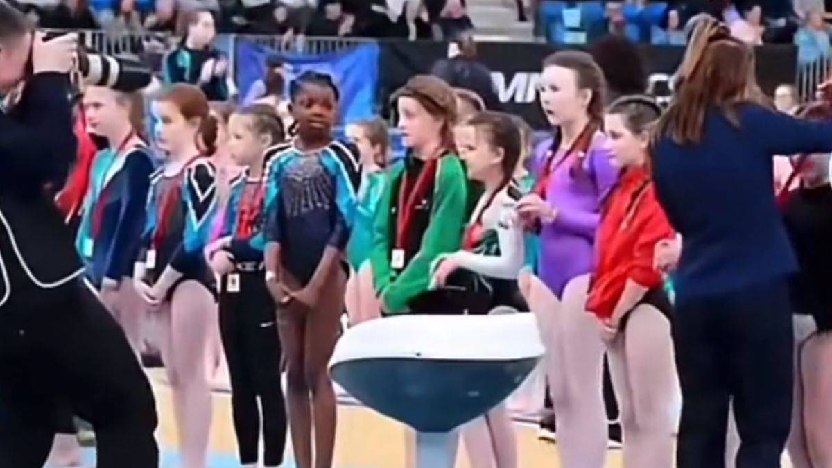 İrlanda'da küçük siyahi kıza ırkçılık!