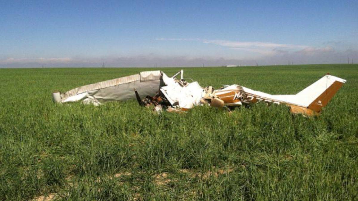 Yunanistan'da düşen uçağın pilotu öldü