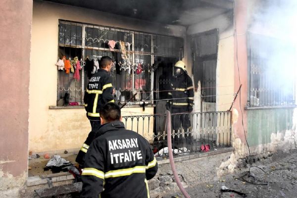Aksaray'da ev yangını: 1 çocuk öldü