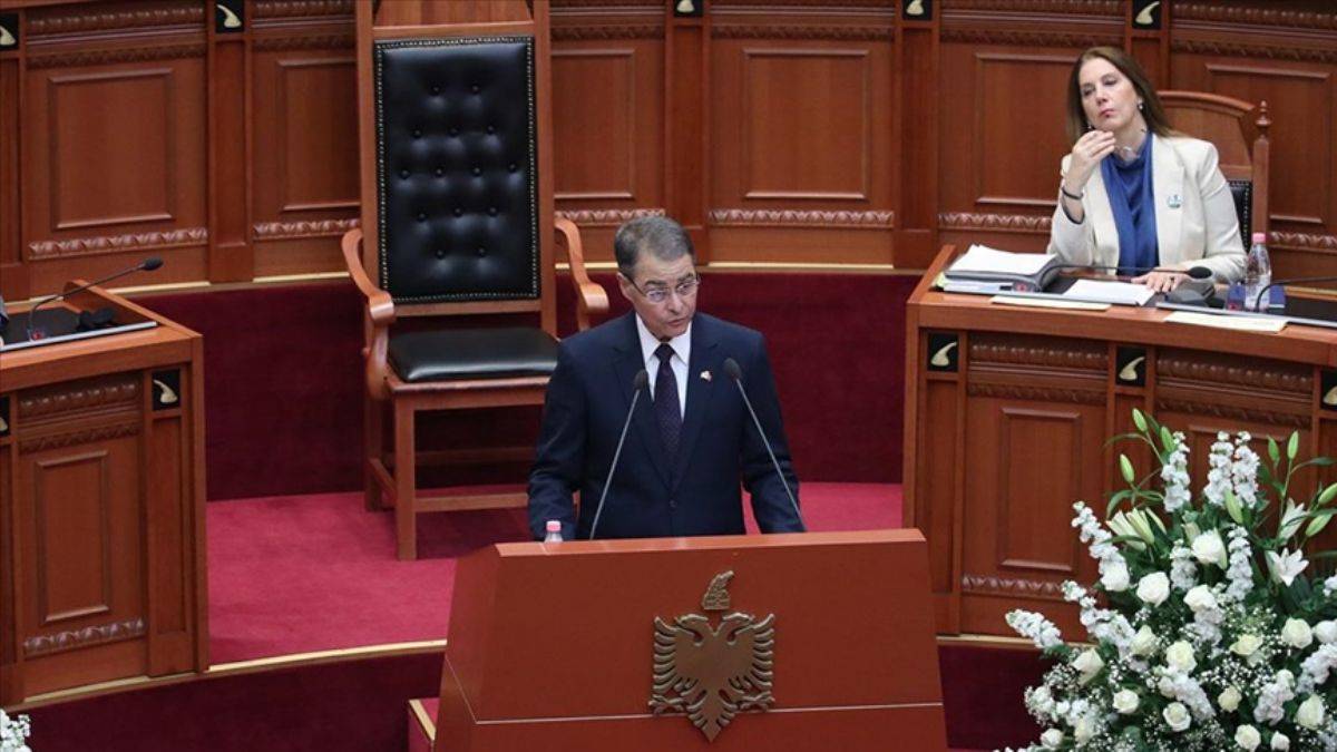 'Savaş kahramanı' diye övülen kişi Nazi askeri çıktı