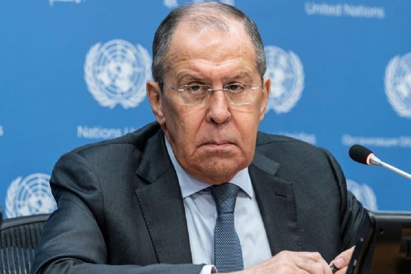 Lavrov, ABD'nin Suriye'de Fırat'ın doğusunda tahıl ve petrol kaçakçılığı yaptığını savundu