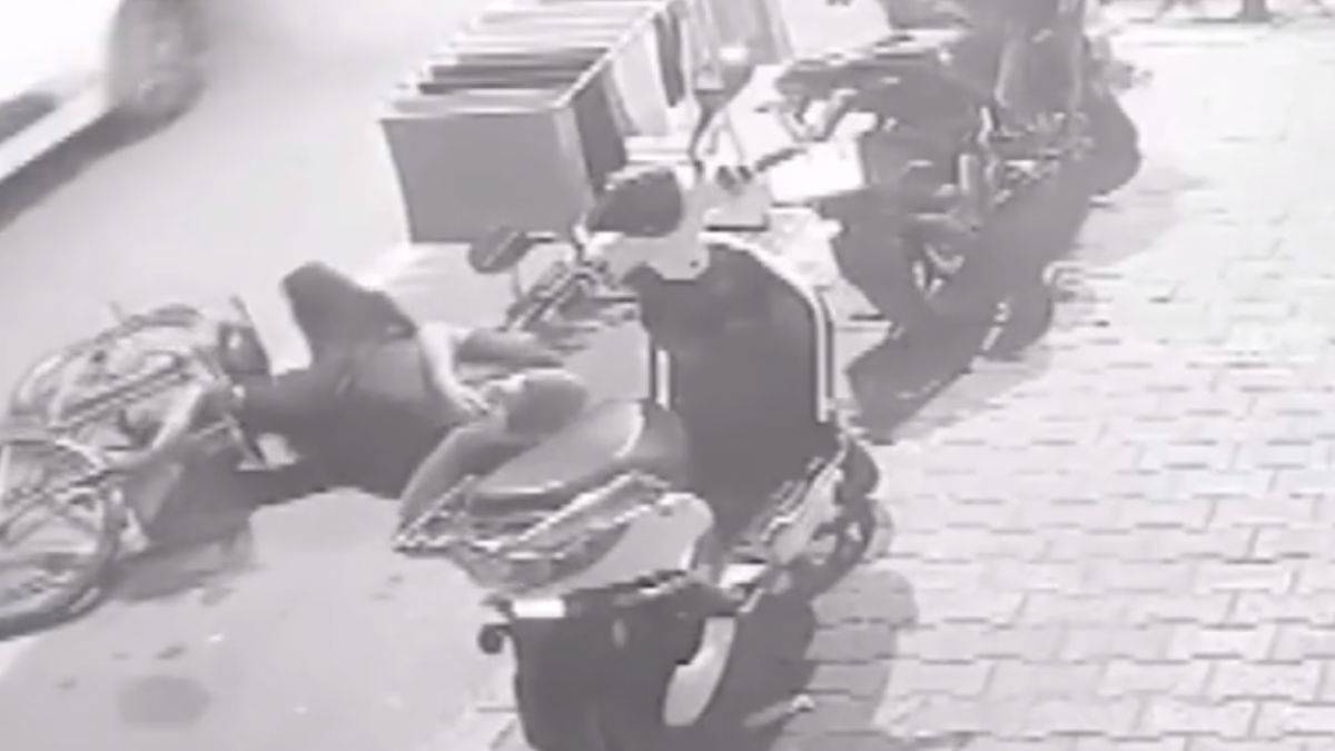 Düştüğü yerde telefonla konuşmaya devam etti