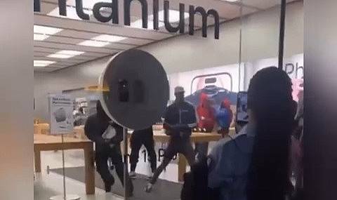 iPhone 15 için mağaza yağmaladılar