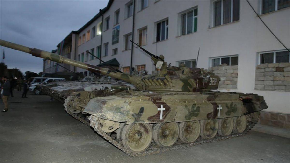 Karabağ'daki işgalci 'yönetim' kendini feshetti!