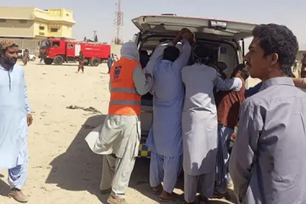 Pakistan'da terör saldırısı! 10 kişi hayatını kaybetti