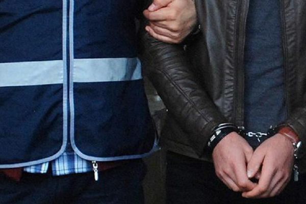 Polise mukavemette bulundular: 10 gözaltı