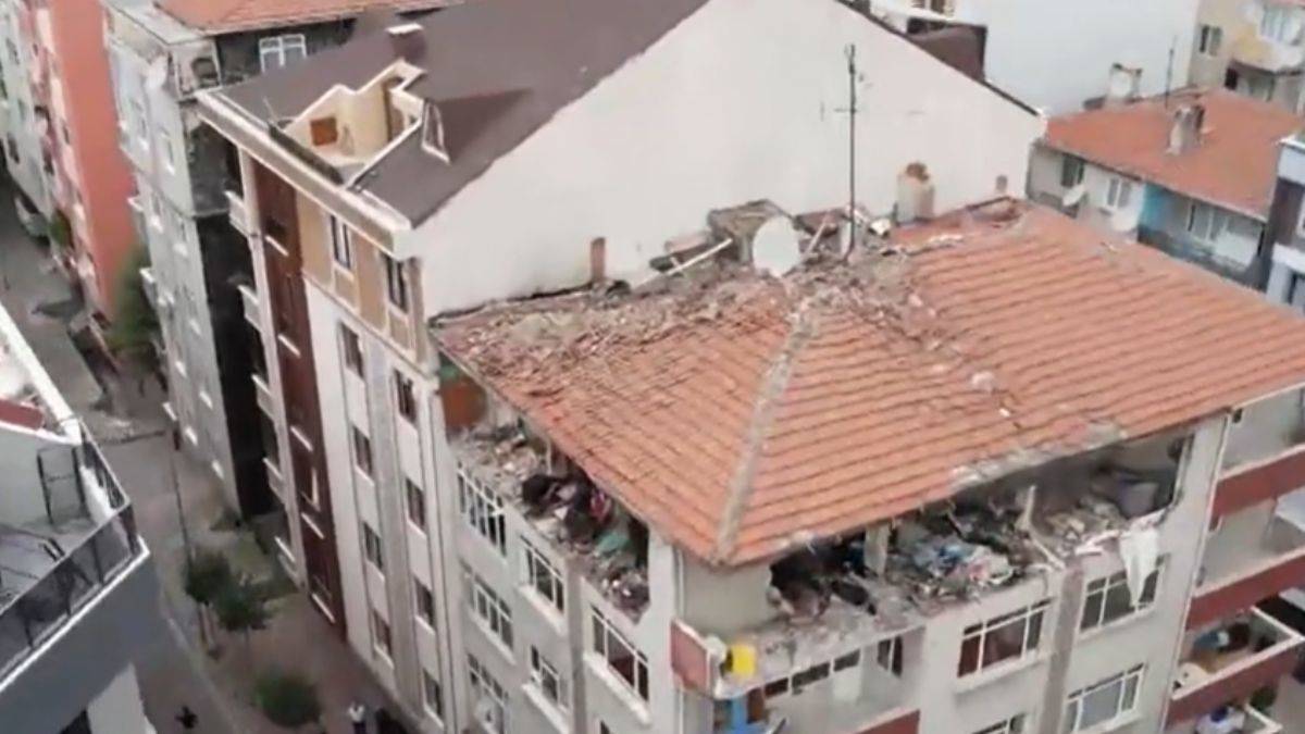 Patlamanın meydana geldiği bina havadan görüntülendi