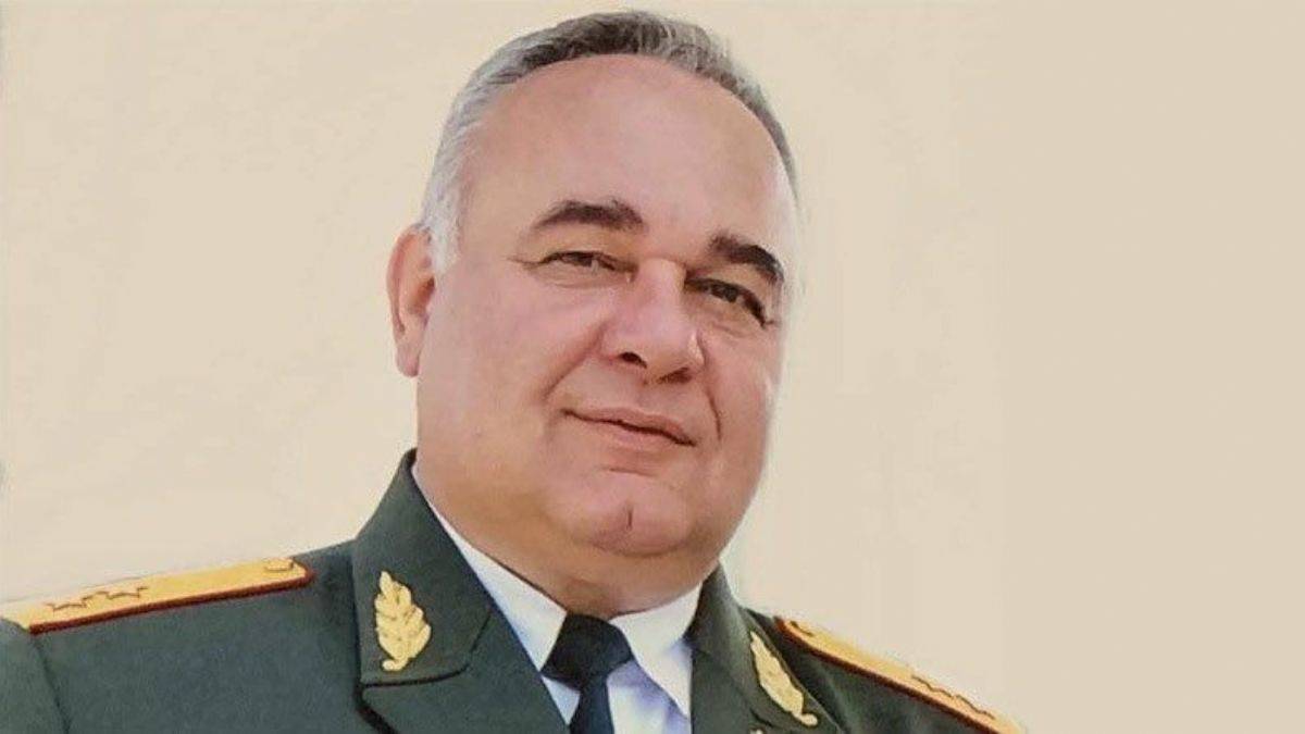 Ermeni amblemini Azeri esire öptürmüştü